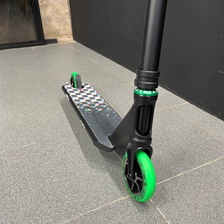 Трюковой самокат Hellride Green Dragon черный / зеленый