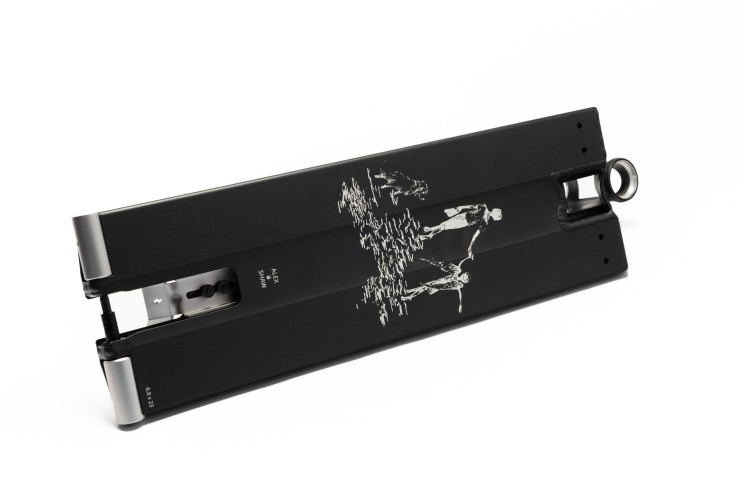 Дека Trust Alex Shaw 6.8x24 черный