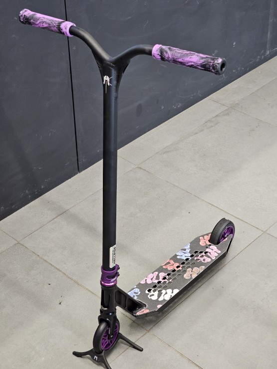 Трюковой самокат Hellride Lightning 3.0 черный / фиолетовый