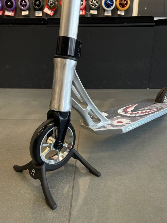 Трюковой самокат Hellride Silver shark серебристый