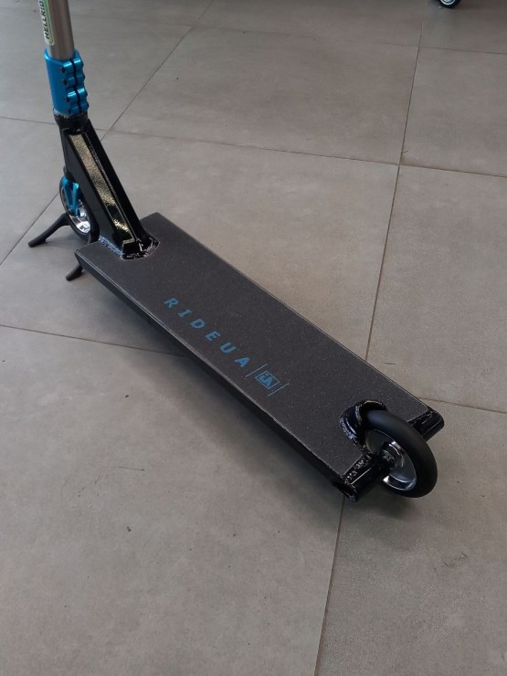 Трюковой самокат Hellride 65biff черный / синий