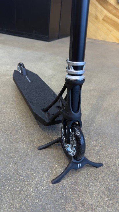 Трюковой самокат Hellride Feather черный