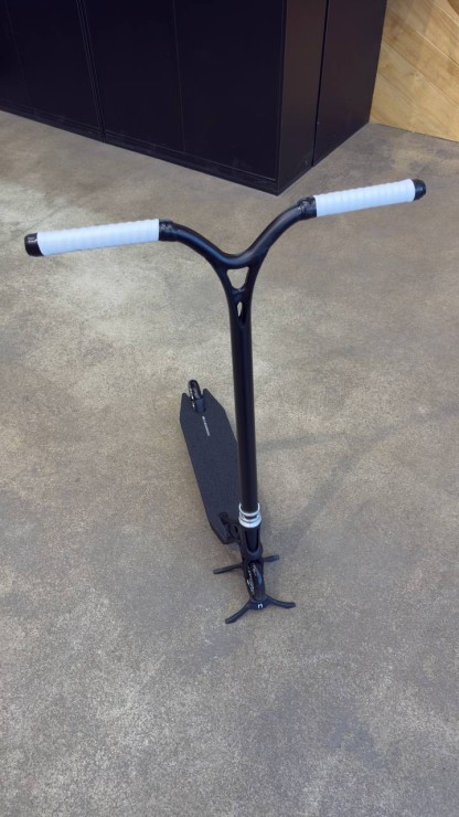 Трюковой самокат Hellride Feather черный