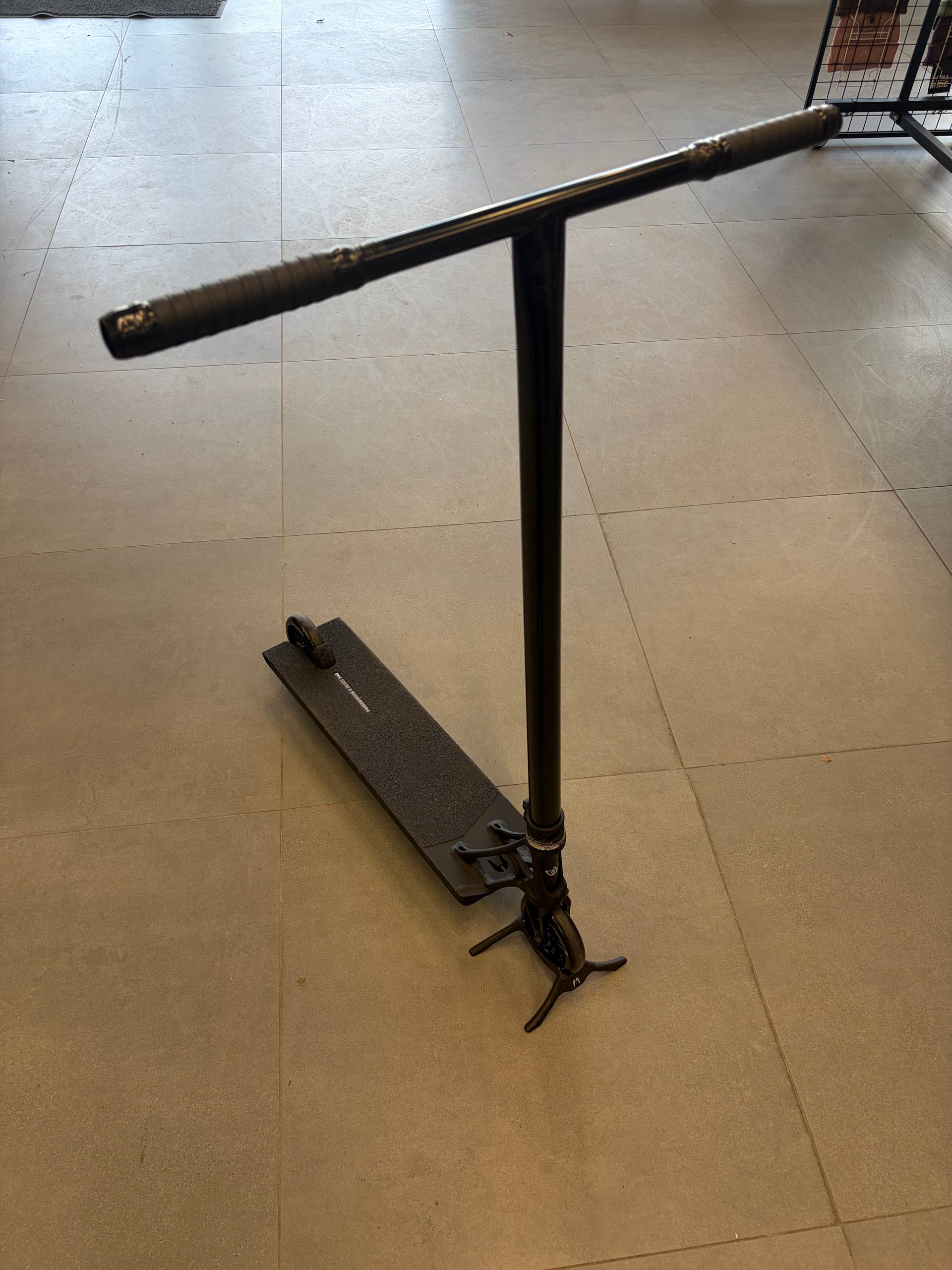 Трюковой самокат Hellride Black line черный