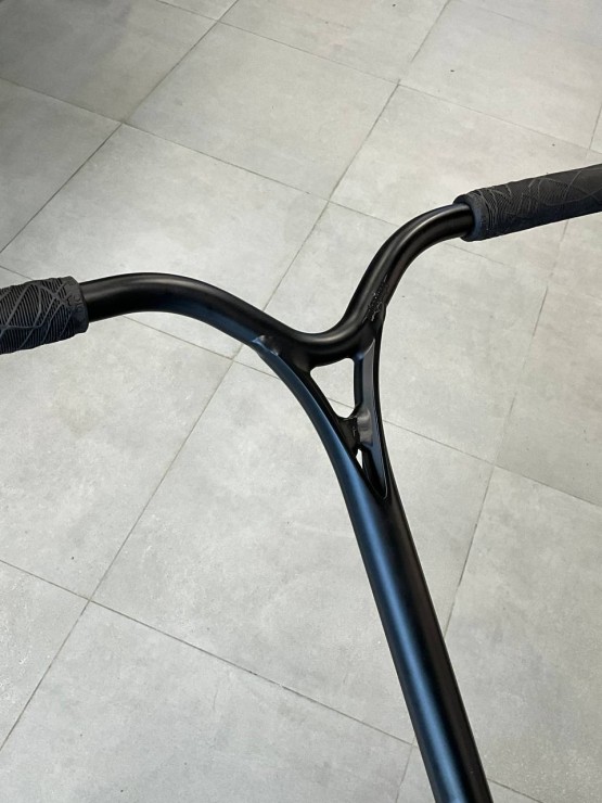 Трюковой самокат Hellride Back In Black v2 черный